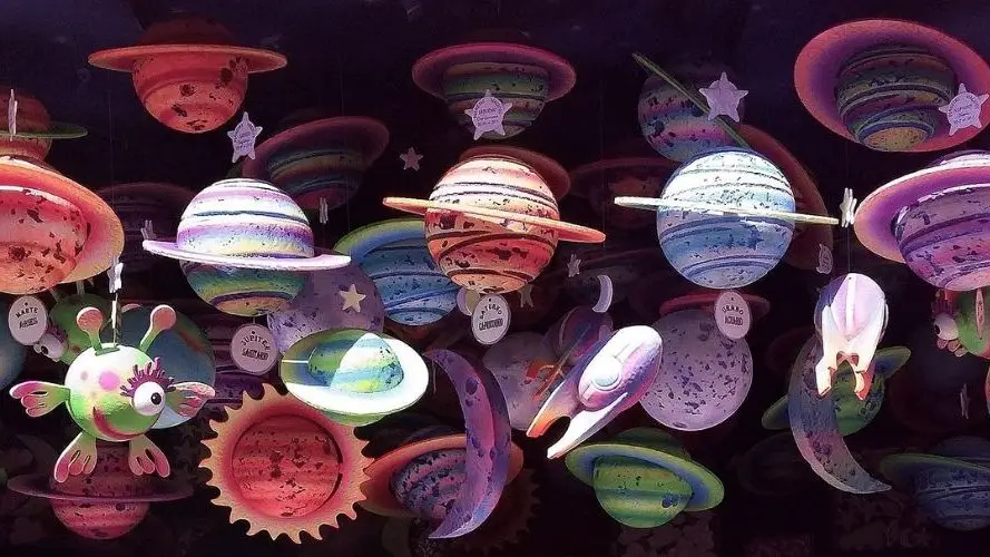 Suspending toy planets